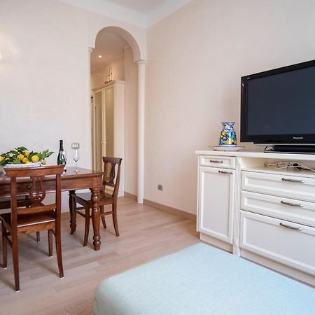Noliday Suite Riviera Luxury Sea Flat Buitenkant foto